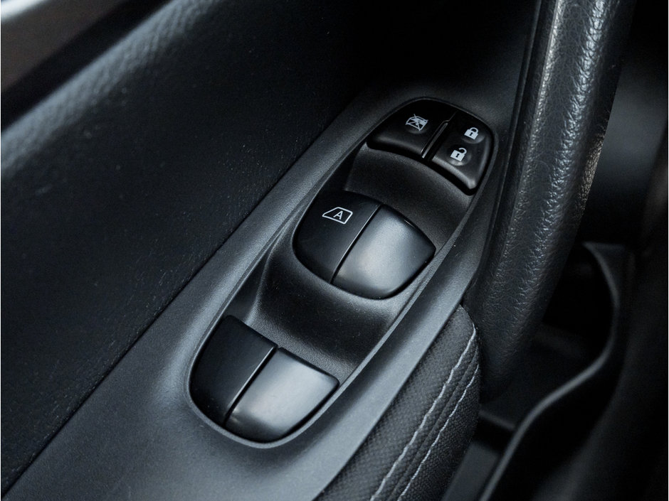 2019 Nissan Qashqai S-12