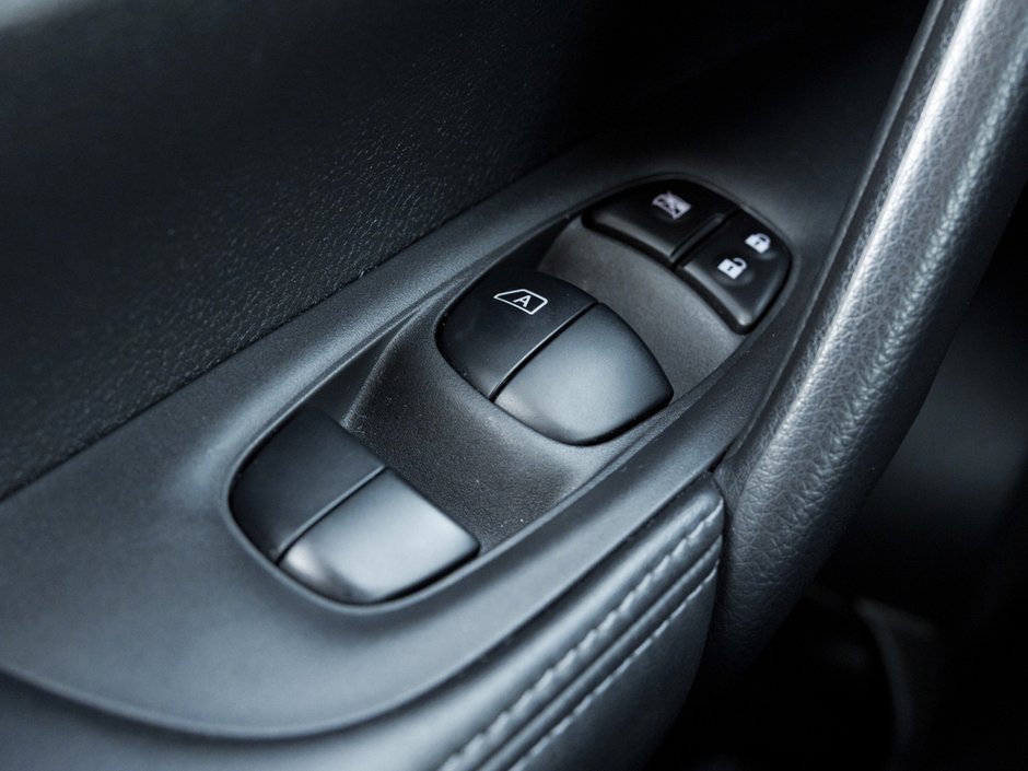 2021 Nissan Qashqai S-12