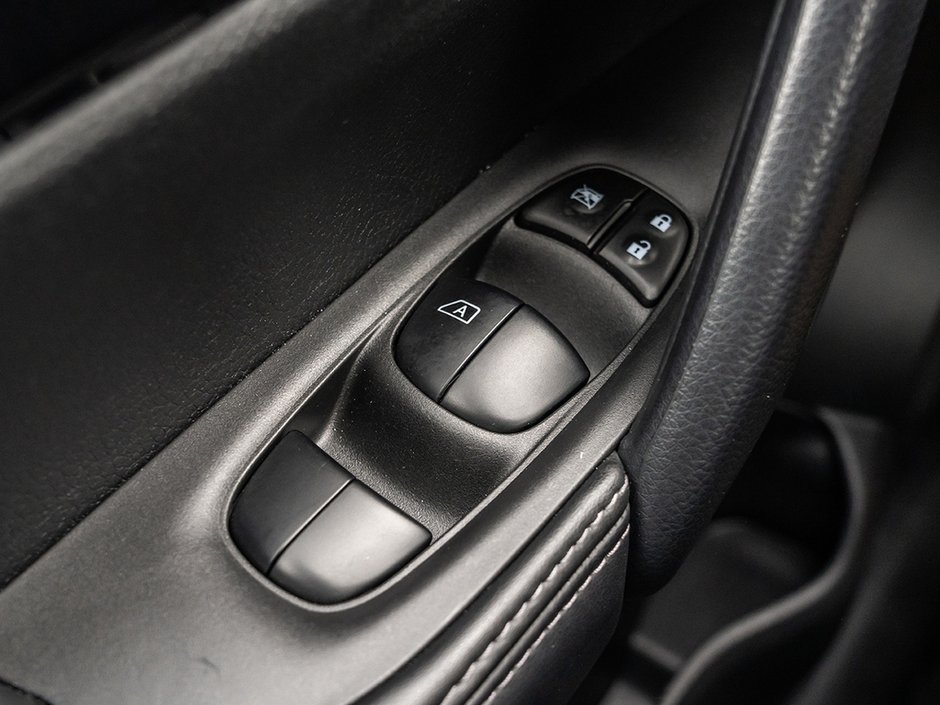 2021 Nissan Qashqai SV-12