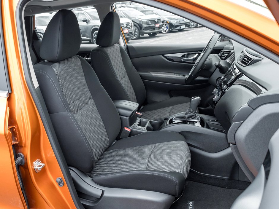 2022 Nissan Qashqai SV-18