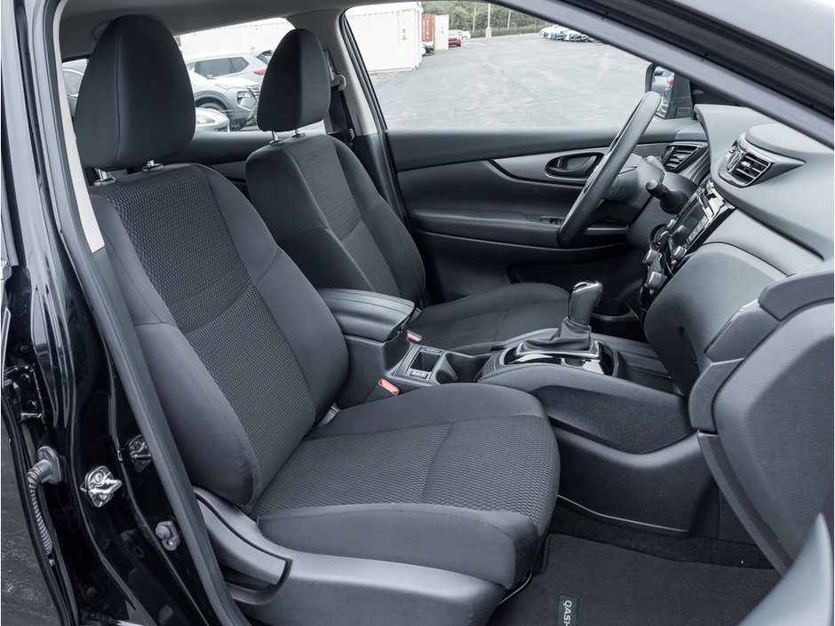 2023 Nissan Qashqai S-18