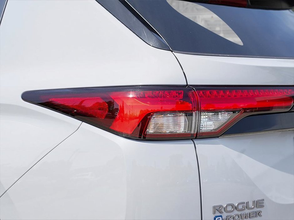 2026 Nissan Rogue Plug-in Hybrid Platinum-10