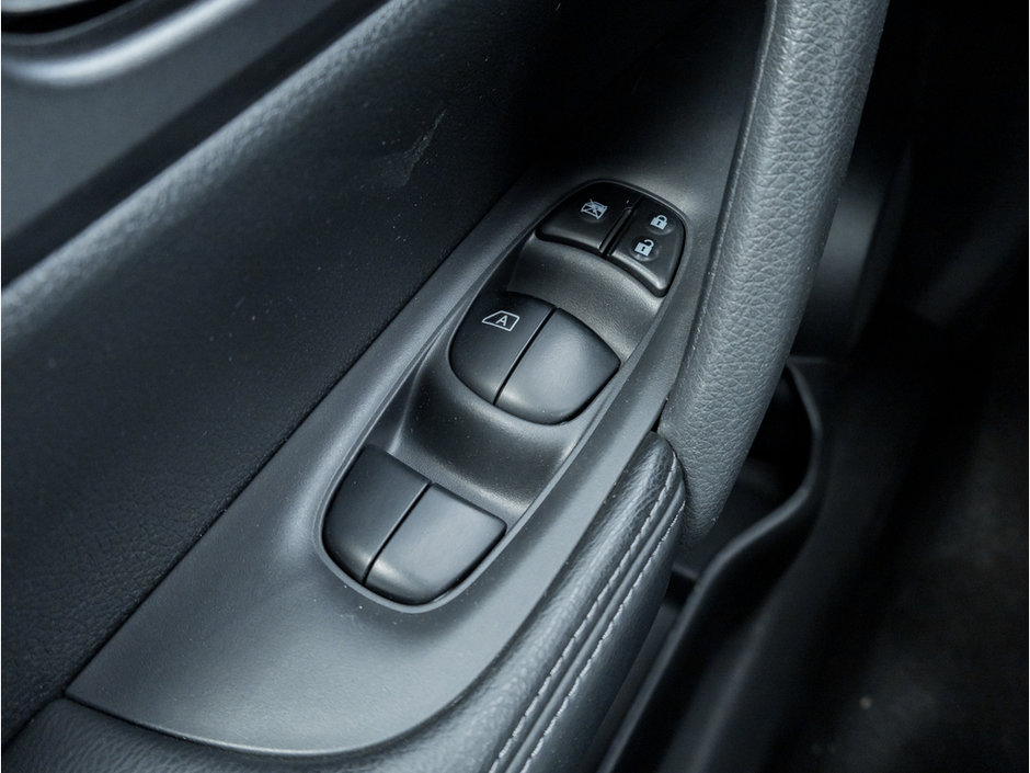 2016 Nissan Rogue S-12