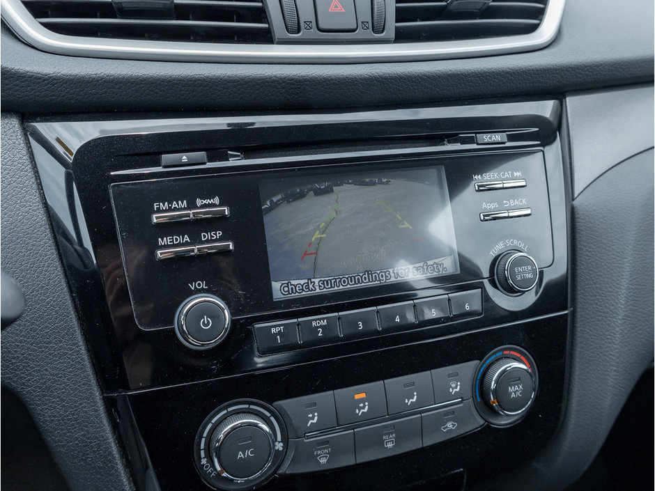 2016 Nissan Rogue S-11