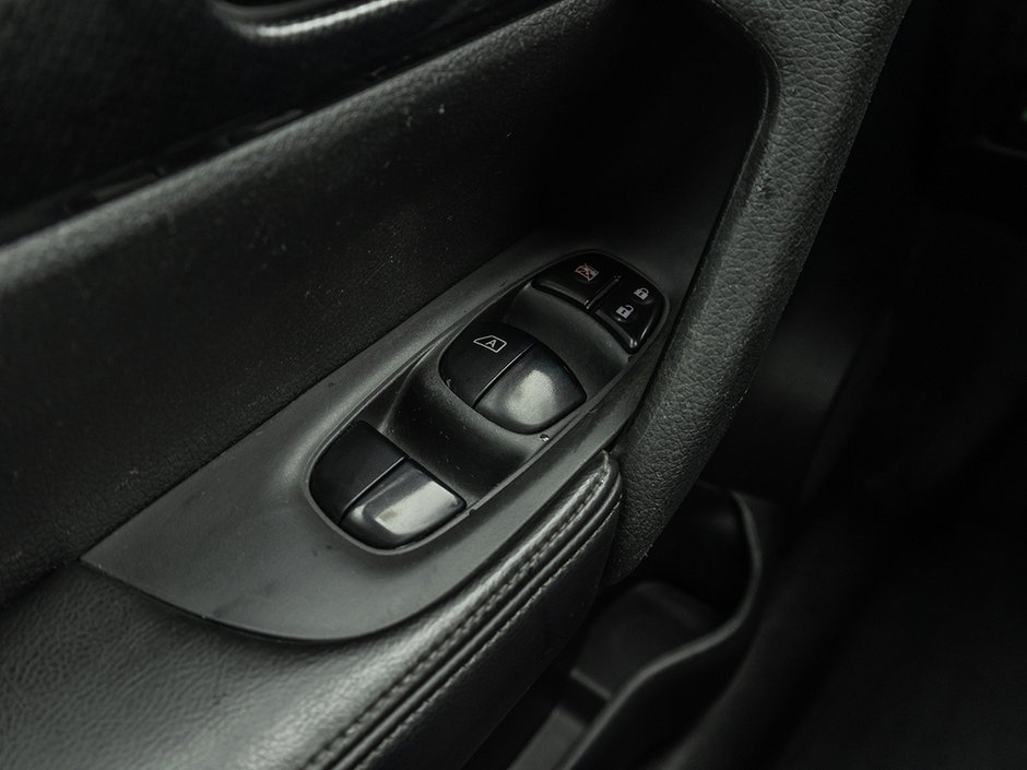 2016 Nissan Rogue SL-11