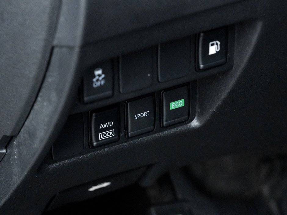 2018 Nissan Rogue S-14