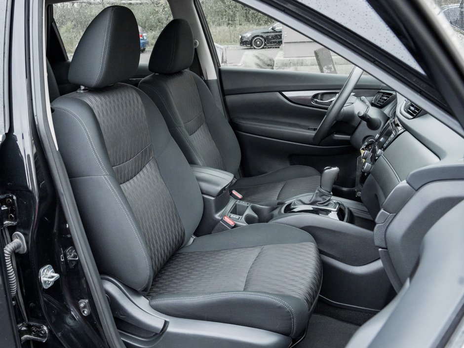 2018 Nissan Rogue S-18