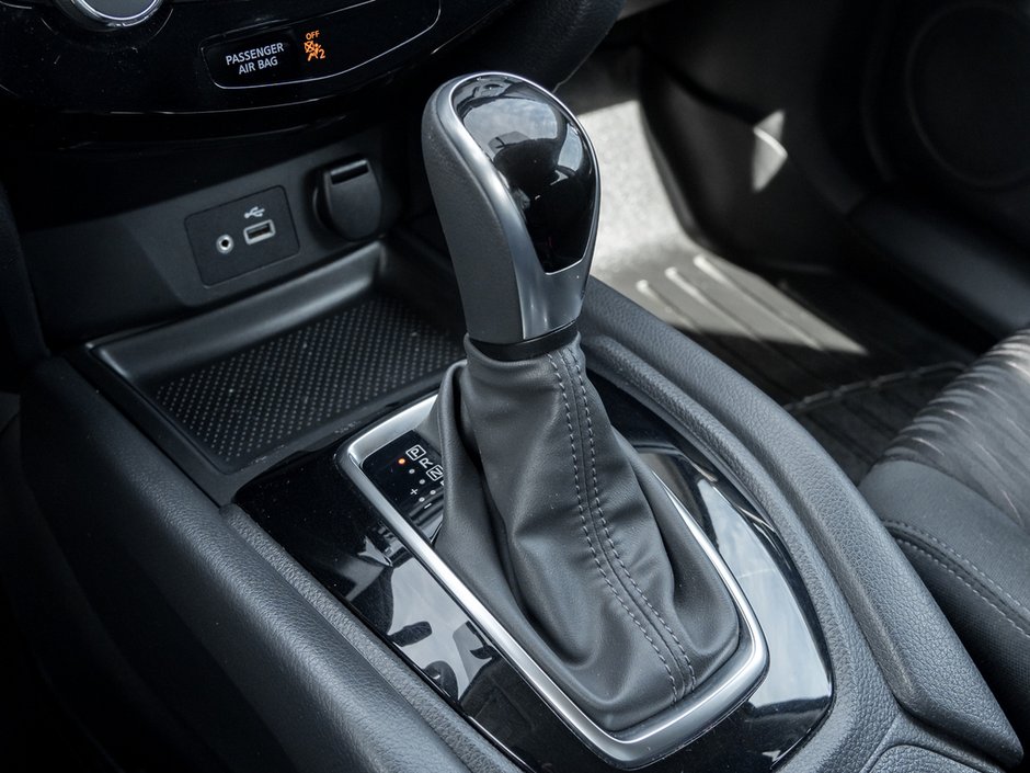 2020 Nissan Rogue S-16