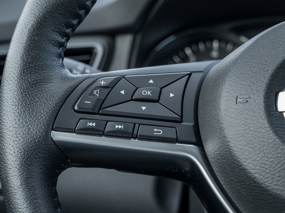 2020 Nissan Rogue S-8