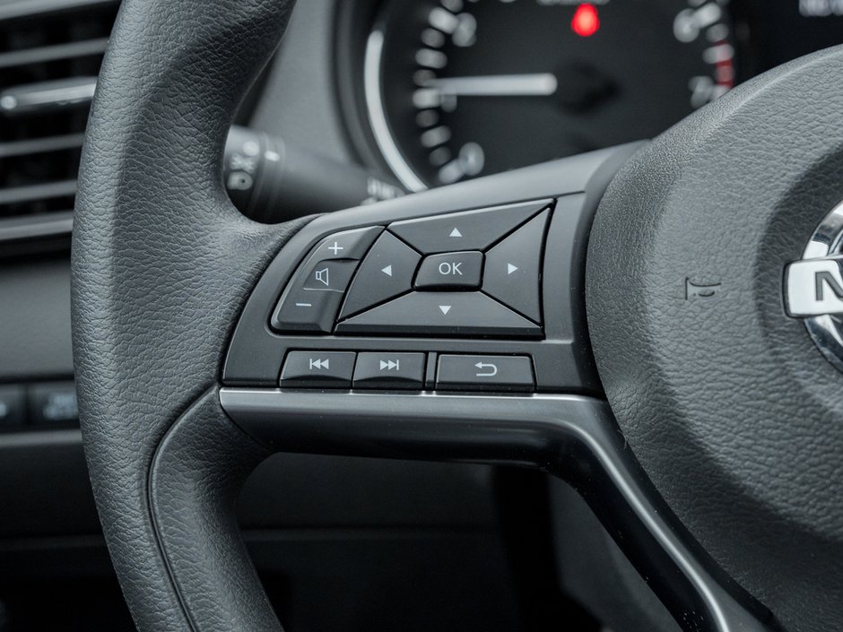 2020 Nissan Rogue S-8