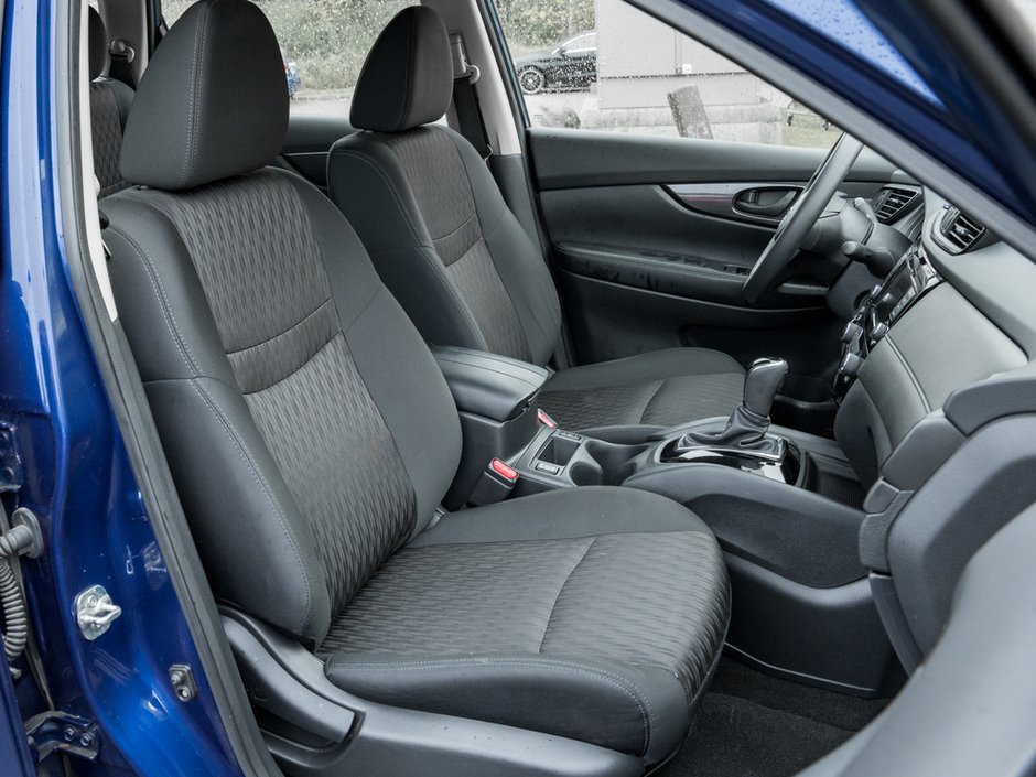 2020 Nissan Rogue S-19