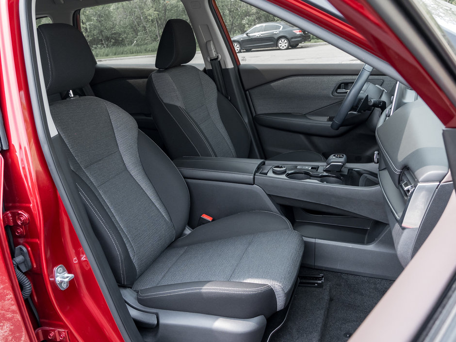 2022 Nissan Rogue S-17