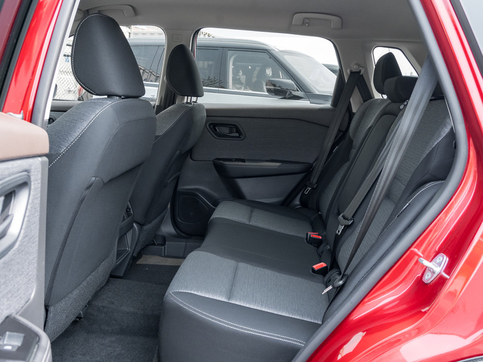 2022 Nissan Rogue S-18