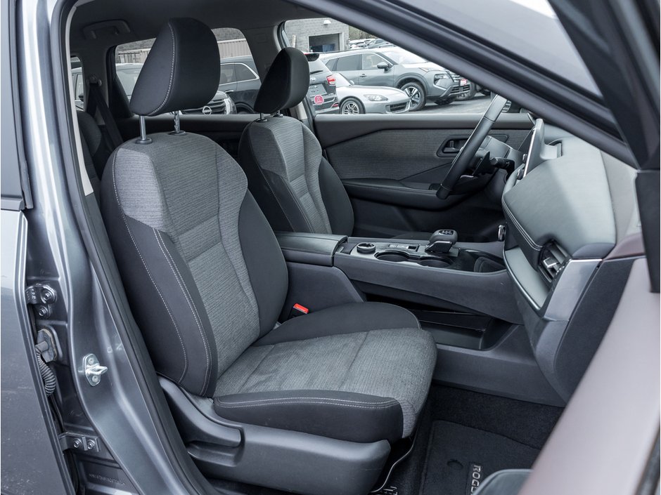2022 Nissan Rogue S-18