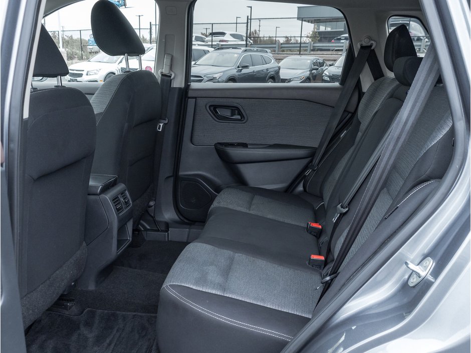 2022 Nissan Rogue S-19