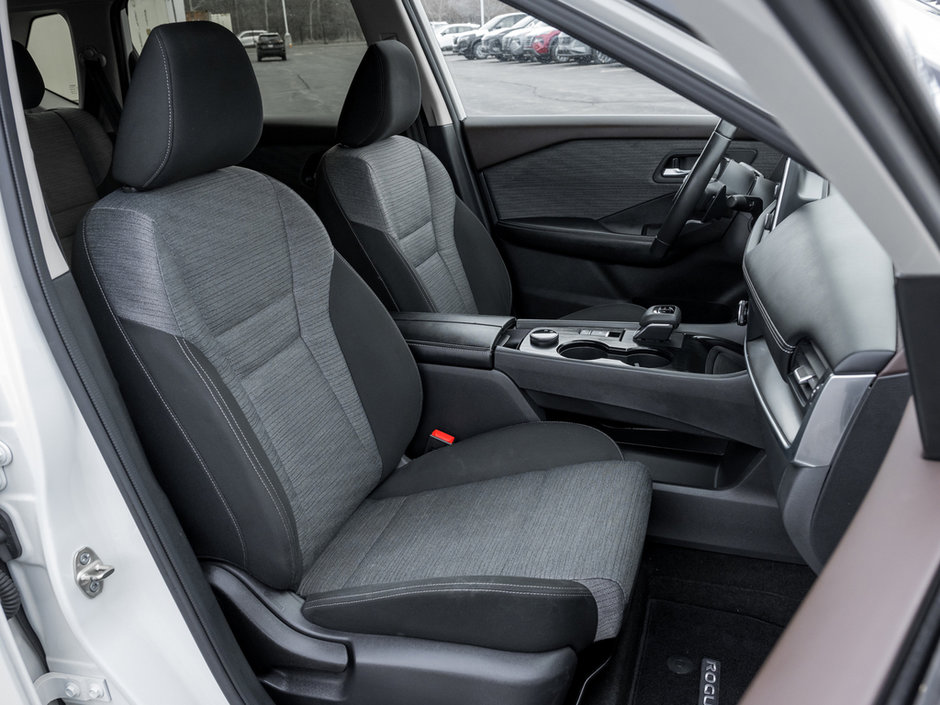 2023 Nissan Rogue SV-20