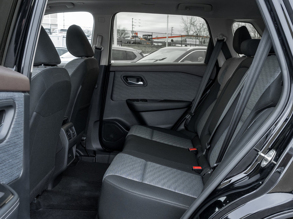 2023 Nissan Rogue SV-21