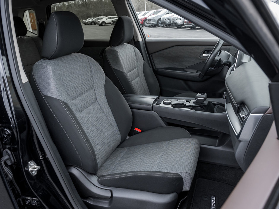 2023 Nissan Rogue SV-20