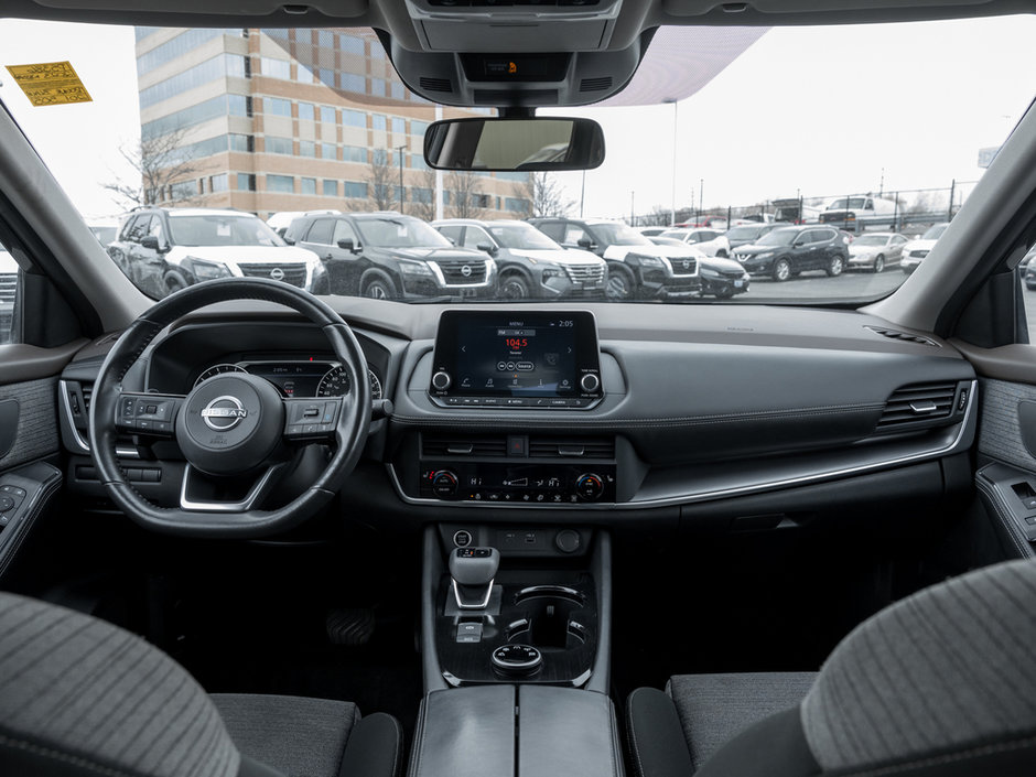 2023 Nissan Rogue SV-22