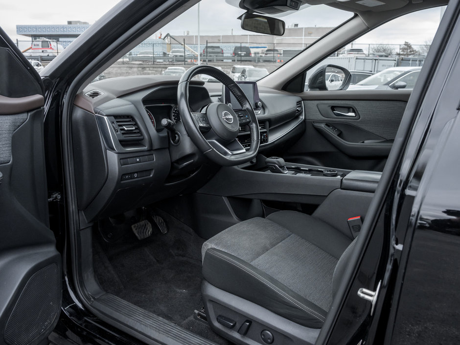 2023 Nissan Rogue SV-6
