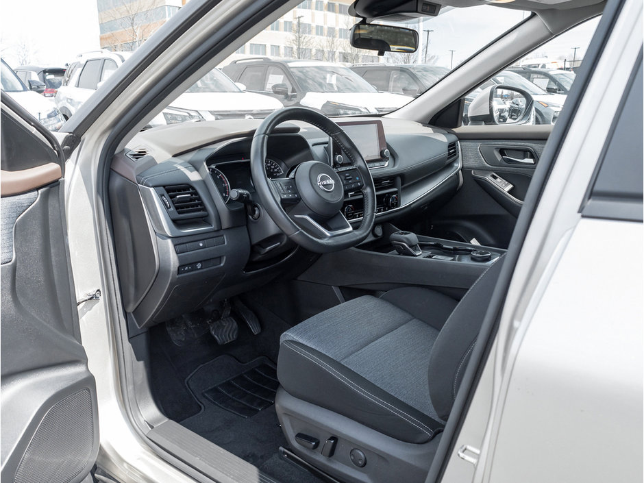 2023 Nissan Rogue SV-6