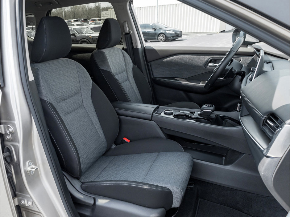 2023 Nissan Rogue SV-21