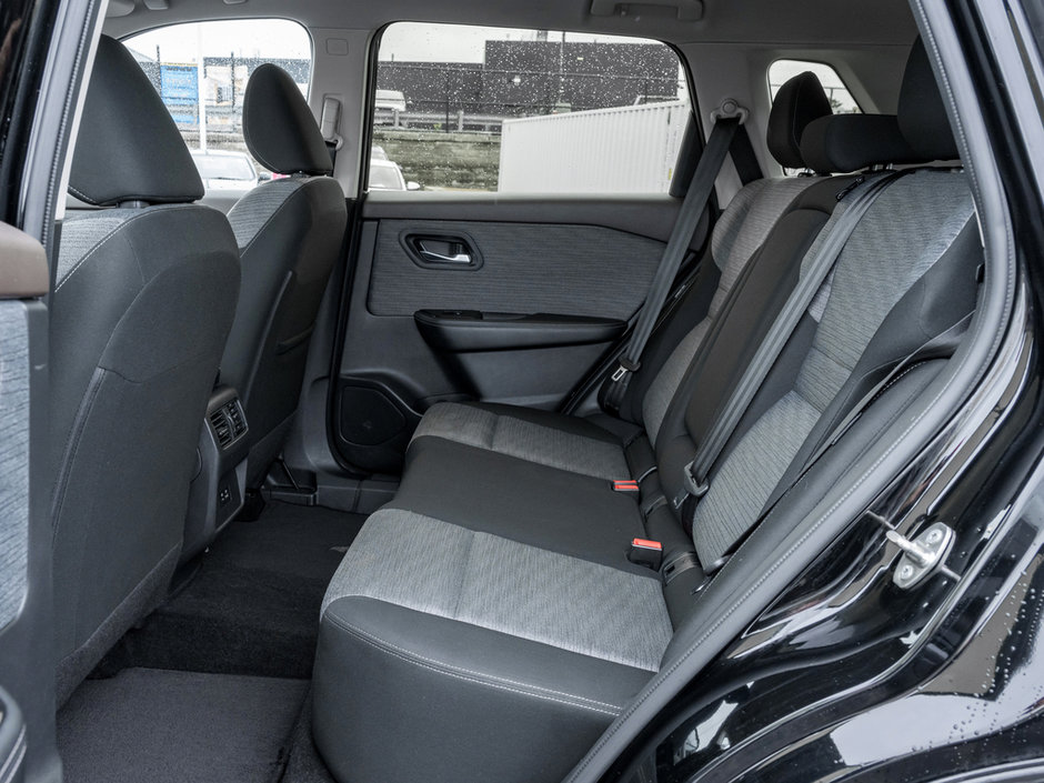 2023 Nissan Rogue SV-21