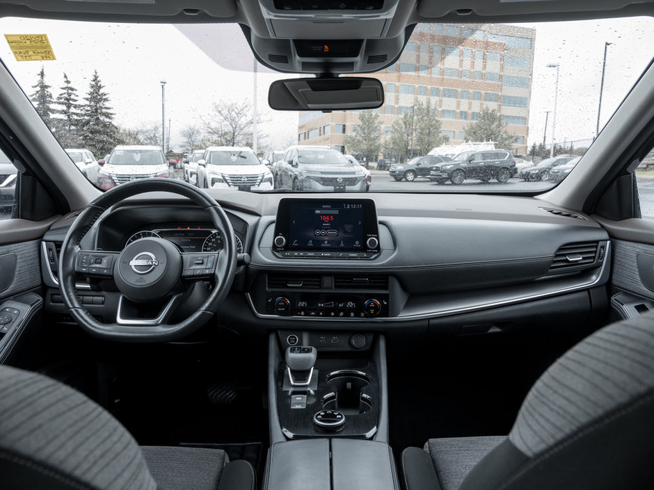 2023 Nissan Rogue SV-22