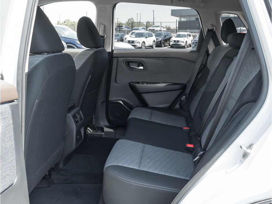 2023 Nissan Rogue SV-21