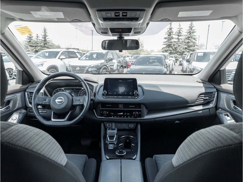 2023 Nissan Rogue SV-22