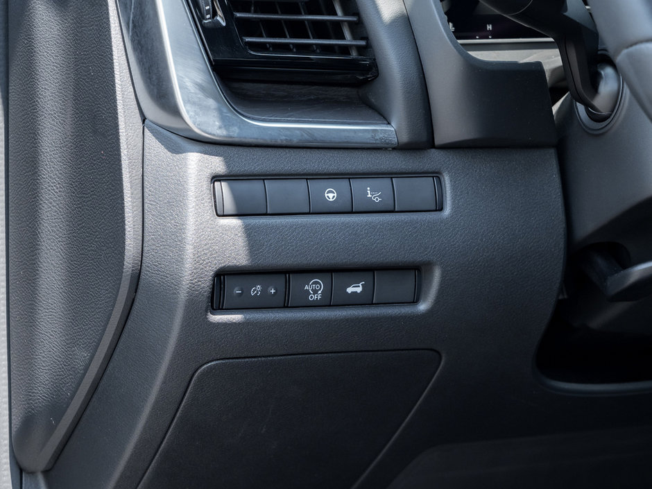 2023 Nissan Rogue Platinum-10