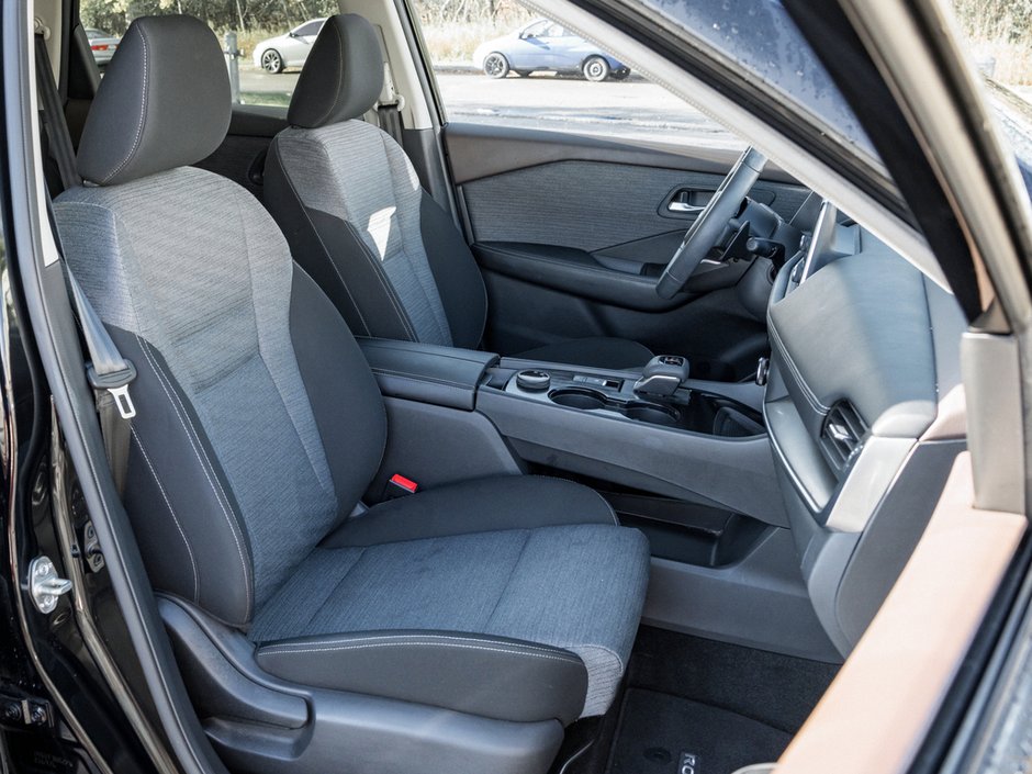 2023 Nissan Rogue SV-21