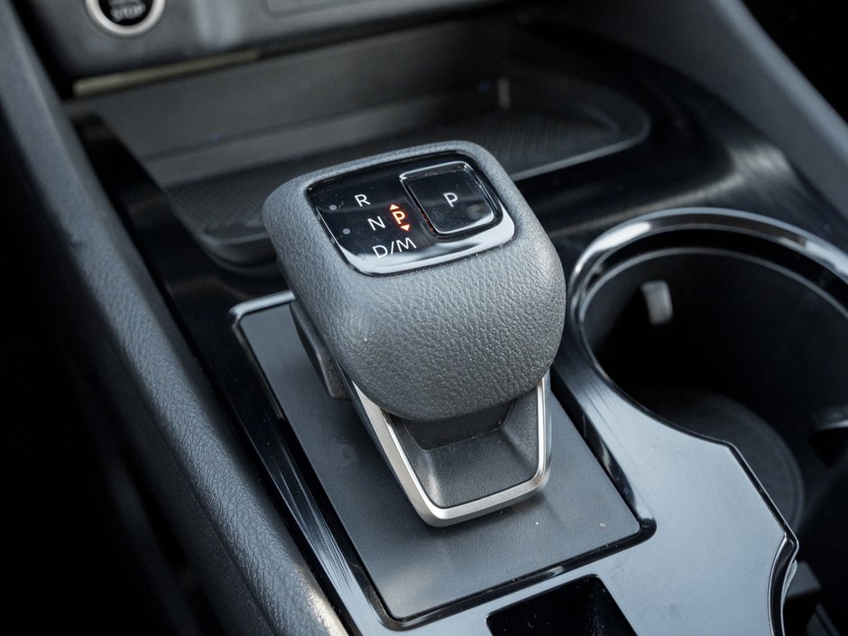 2023 Nissan Rogue SV-15