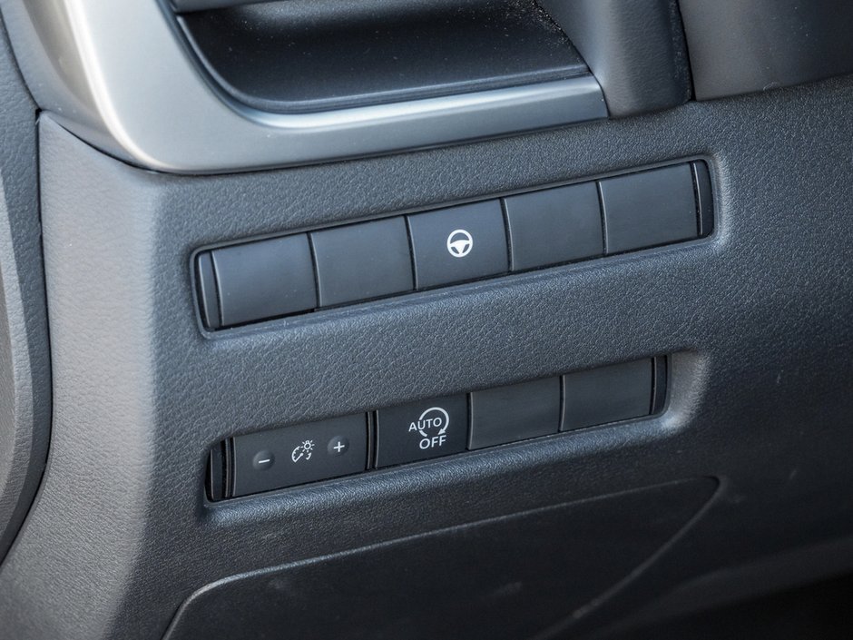 2023 Nissan Rogue SV-14