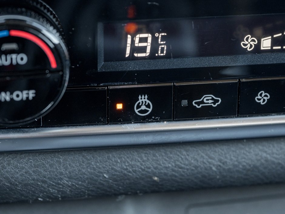 2023 Nissan Rogue S-16