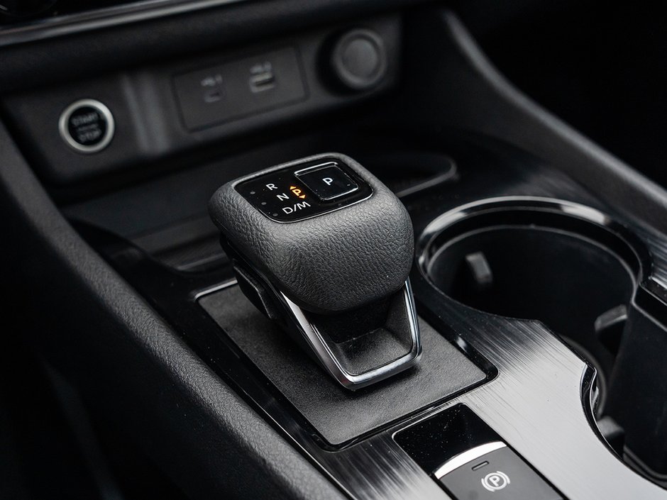 2023 Nissan Rogue S-18