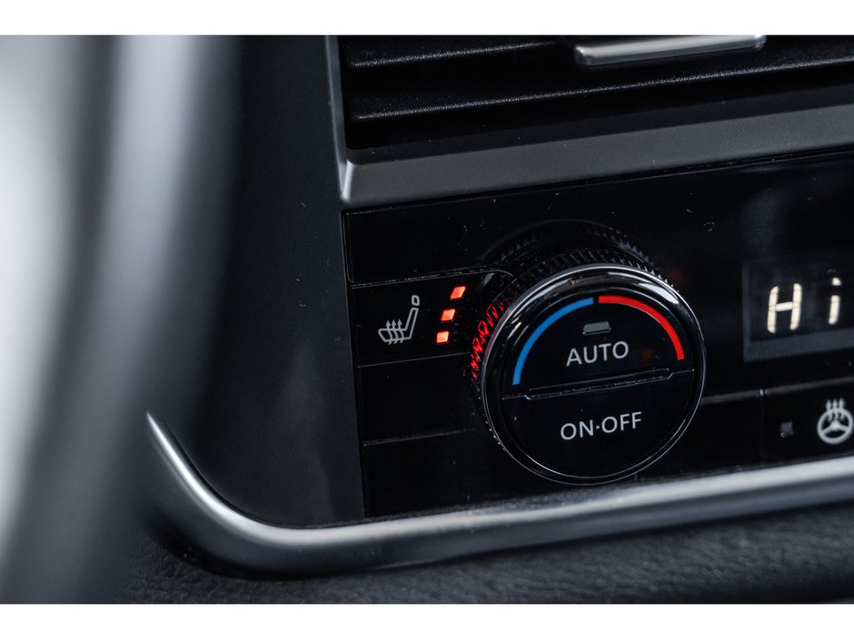 2023 Nissan Rogue SV-19