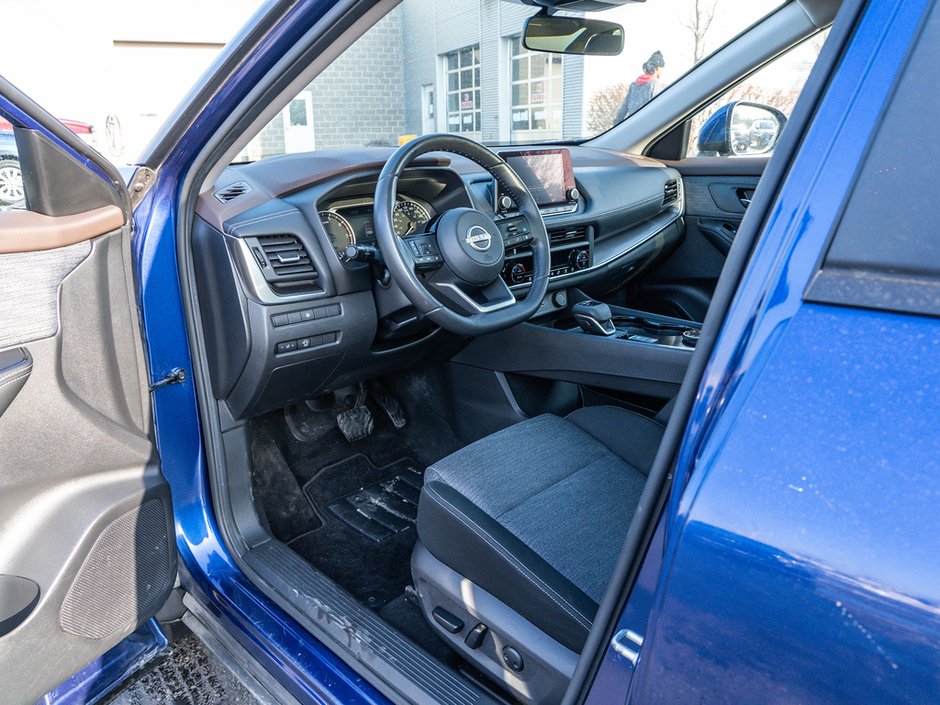 2023 Nissan Rogue SV-6