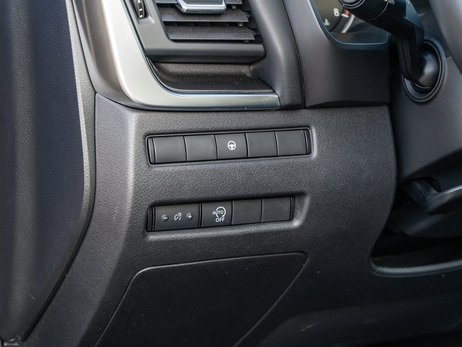 2023 Nissan Rogue SV-14