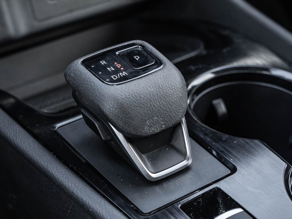 2023 Nissan Rogue SV-16