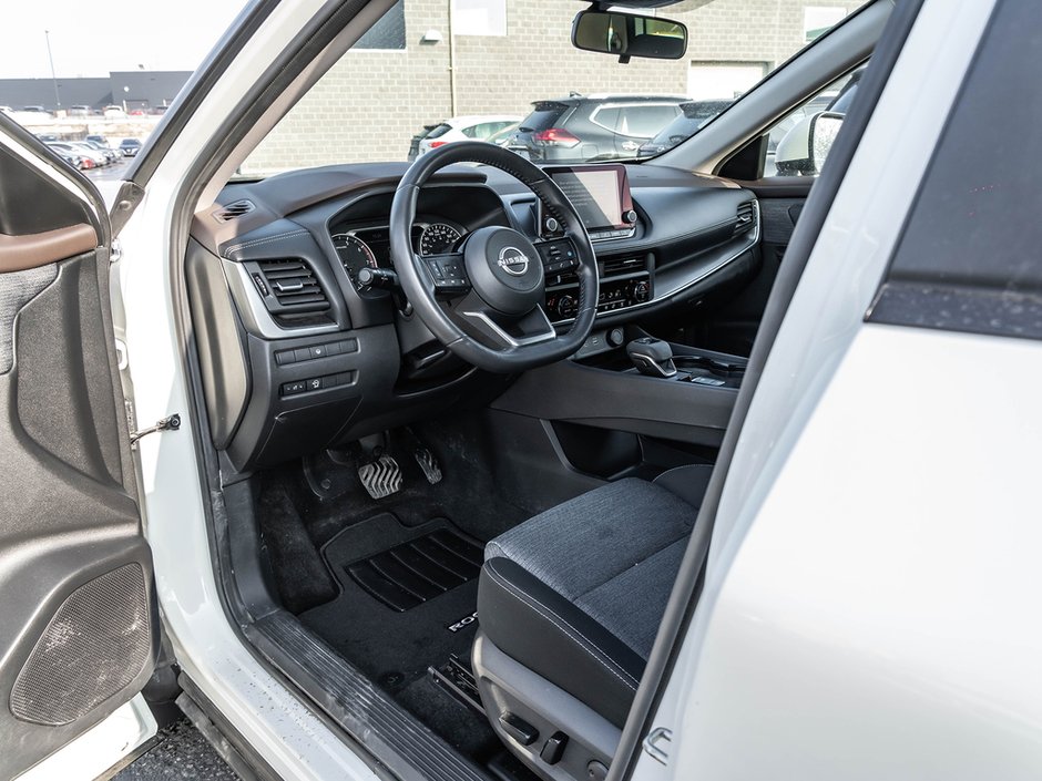 2023 Nissan Rogue SV-6