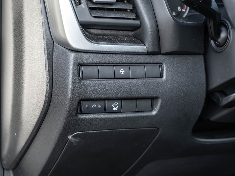 2023 Nissan Rogue SV-14