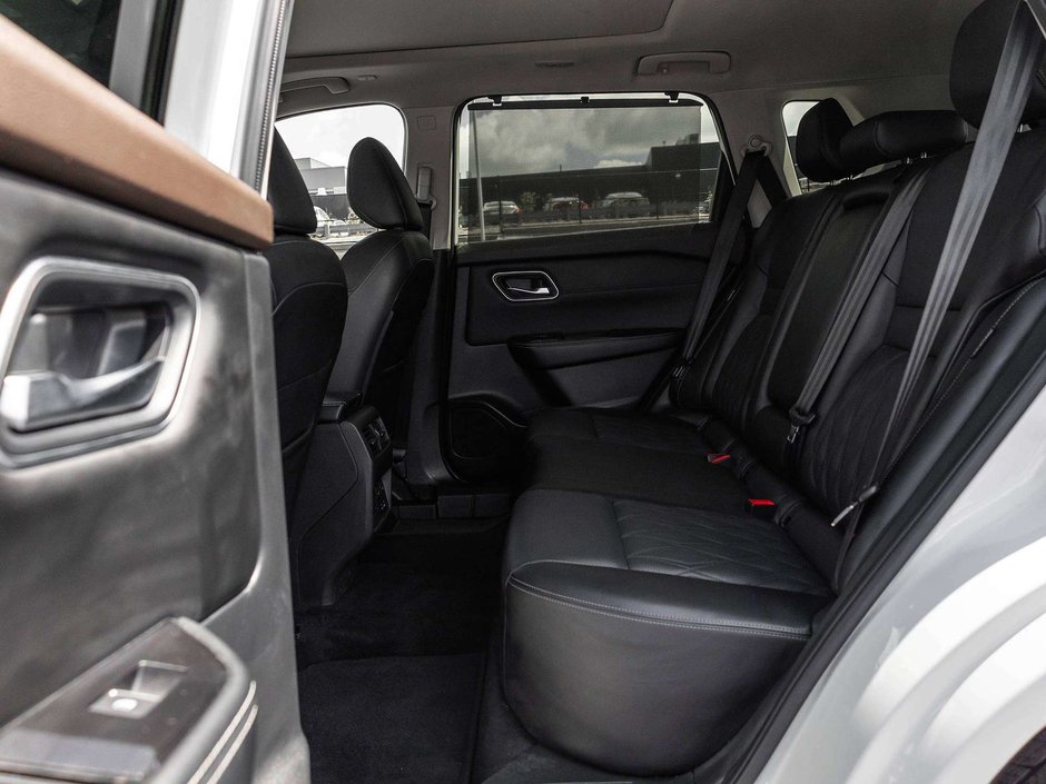 2023 Nissan Rogue Platinum-27