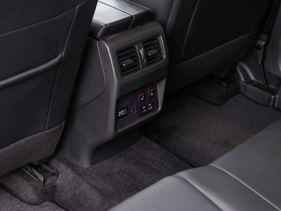 2023 Nissan Rogue Platinum-31
