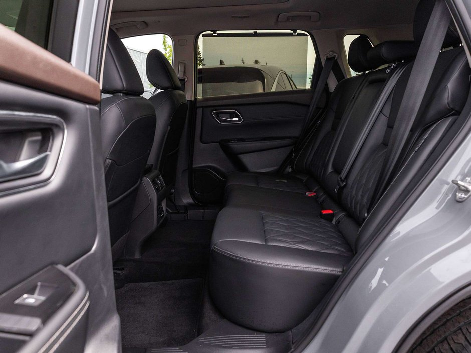 2023 Nissan Rogue Platinum-30