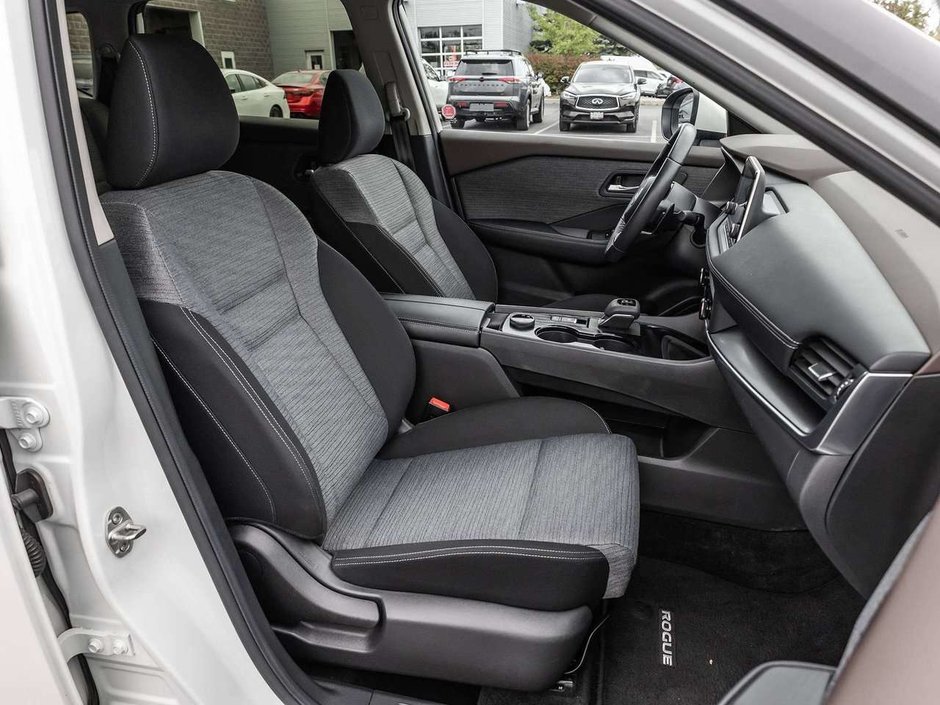 2023 Nissan Rogue SV-24