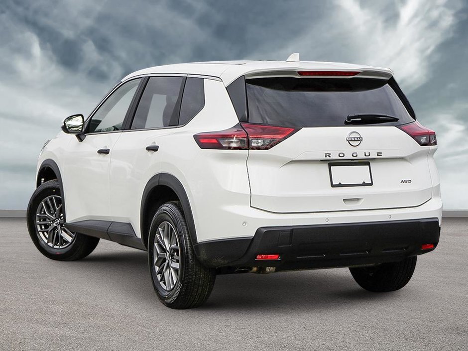 2024 Nissan Rogue S-4