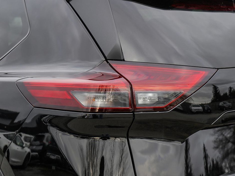 2025 Nissan Rogue MIDNIGHT EDITION-9