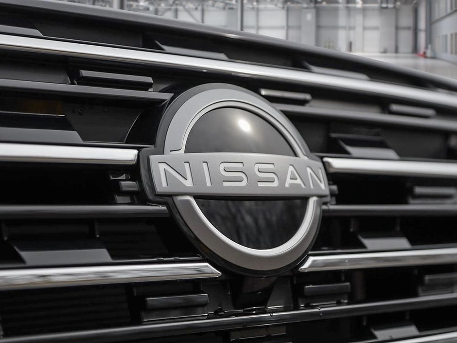 2025 Nissan Rogue S-8