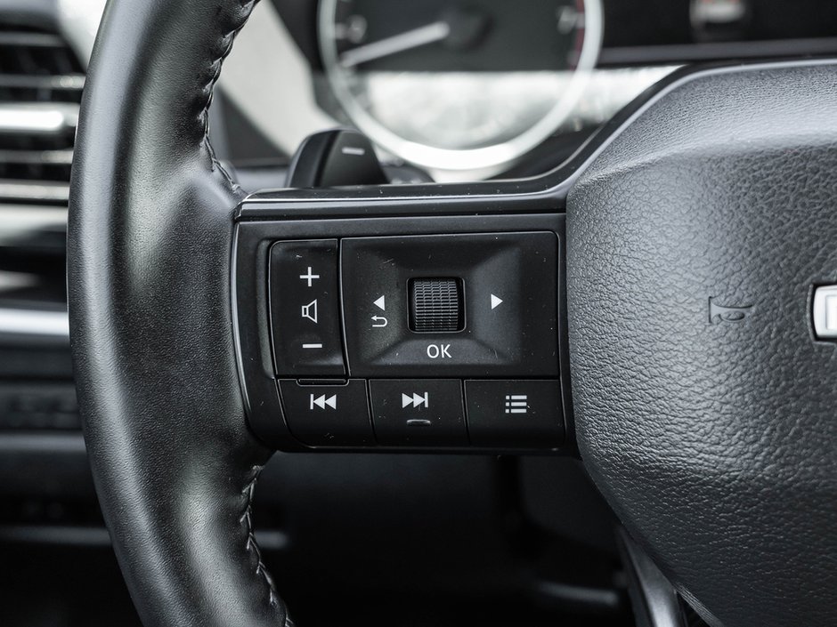 2025 Nissan Rogue S-7